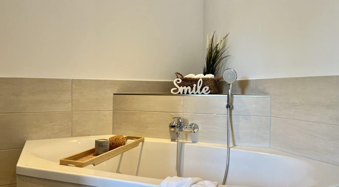 Hauptbad EG Badewanne