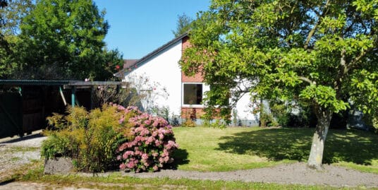 Gelegenheit — Ebenerdiges Einfamilienhaus mit idyllischen Garten