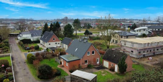 “Idyllisches Wohnen in zentraler Ruhe: Charmantes Einfamilienhaus in Sackgassenlage!”