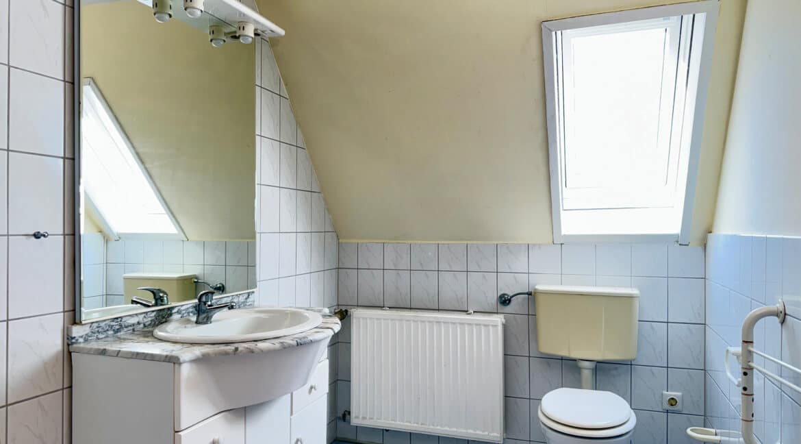 Einliegerwohnung DG Bad