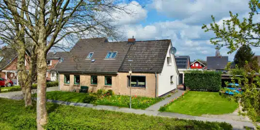 Sanierte Doppelhaushälfte in ruhiger Wohnlage mit sonnigem Garten