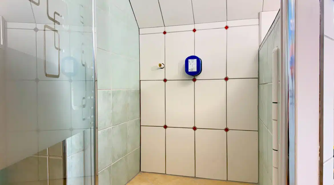 Bad OG Dusche vorbereitet