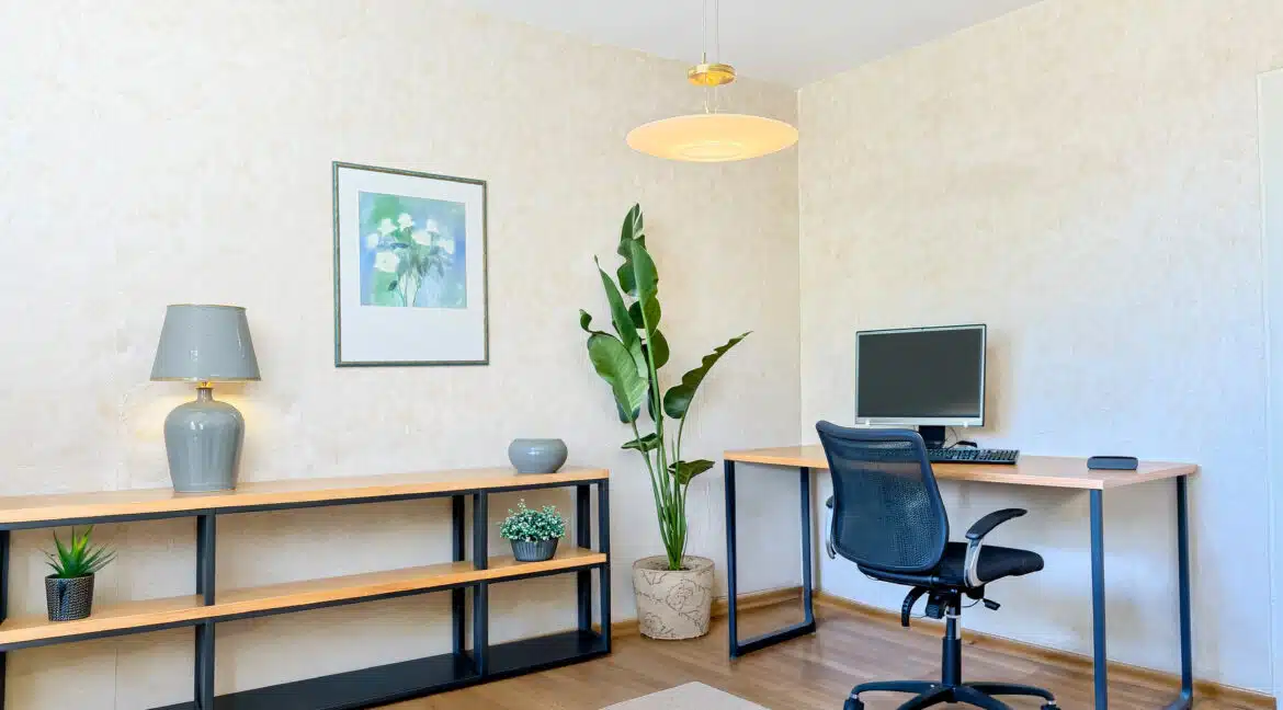 Büro EG gestaged