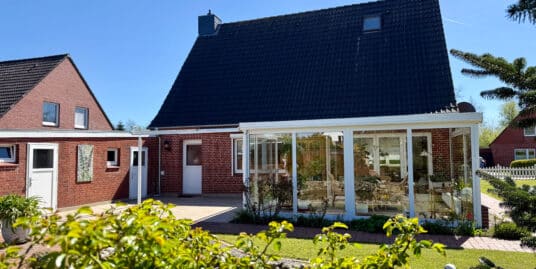Ein Zuhause zum Ankommen – ruhig gelegen mit Gartenidylle und Wintergarten