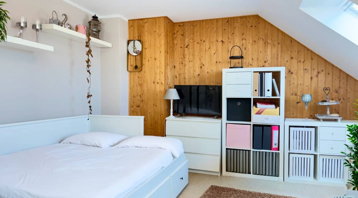 Schlafzimmer 4 DG