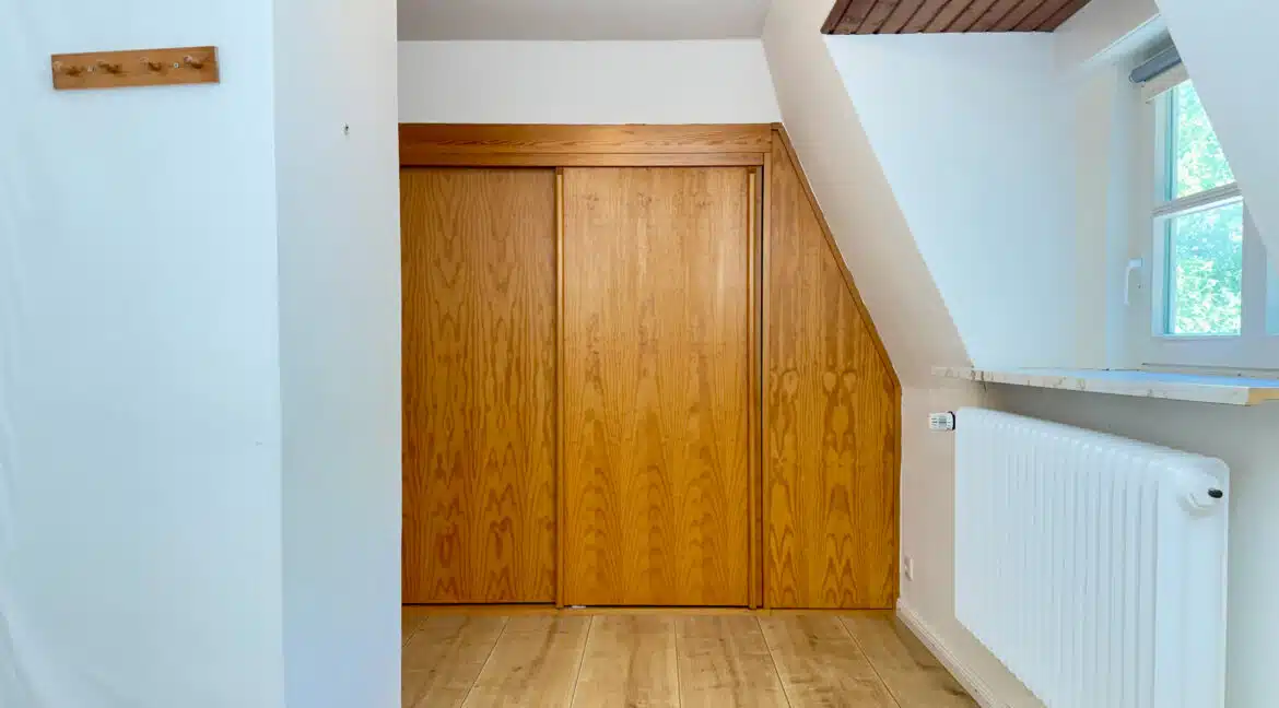 Schlafzimmer 2 OG Einbauschrank